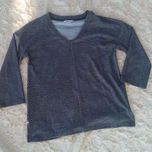 Liz Claiborne Black and Gray V-Neck Top